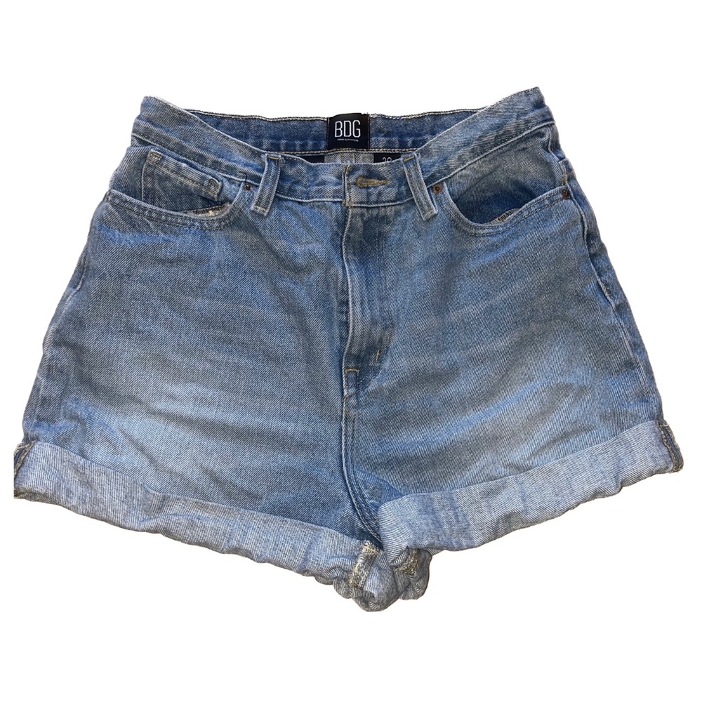 Urban Outfitters Light Blue mom high-rise Jean Shorts size 28